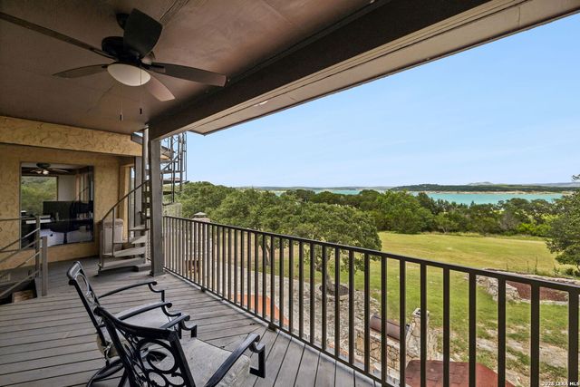 408 Edge Hill Dr, Canyon Lake, TX 78133
