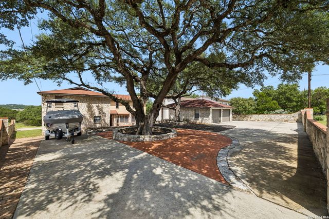 408 Edge Hill Dr, Canyon Lake, TX 78133