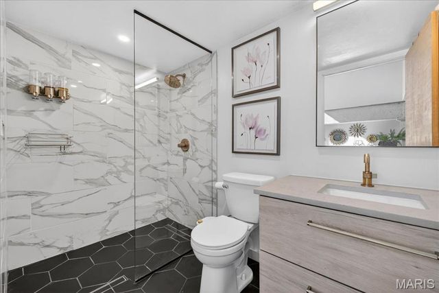 4242 Laclede Avenue 213, St Louis, MO 63108