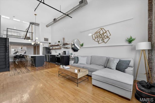 4242 Laclede Avenue 213, St Louis, MO 63108