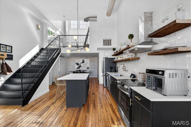 4242 Laclede Avenue 213, St Louis, MO 63108