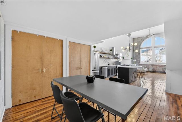 4242 Laclede Avenue 213, St Louis, MO 63108