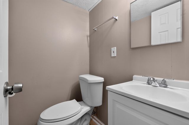 2929 Chatsworth Way, Reynoldsburg, OH 43068