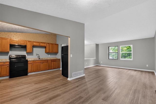 2929 Chatsworth Way, Reynoldsburg, OH 43068