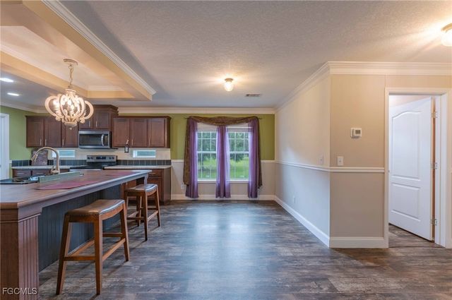 1910 Evans RD, Labelle, FL 33935