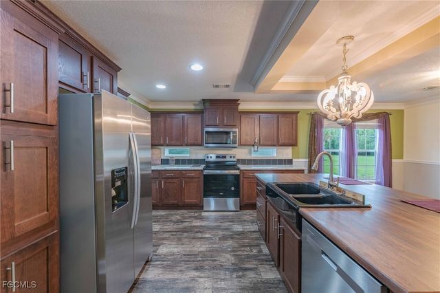 1910 Evans RD, Labelle, FL 33935