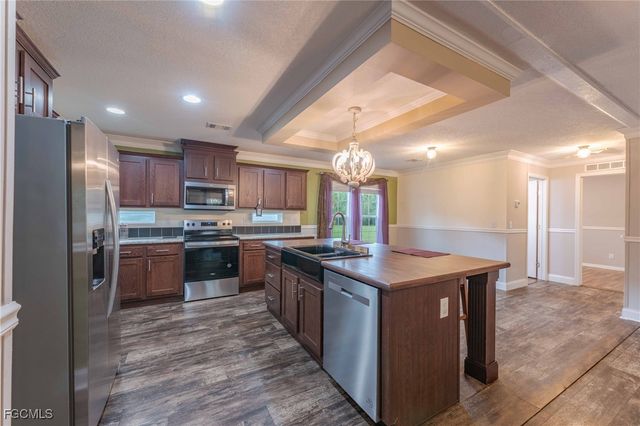 1910 Evans RD, Labelle, FL 33935