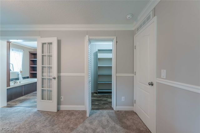 1910 Evans RD, Labelle, FL 33935