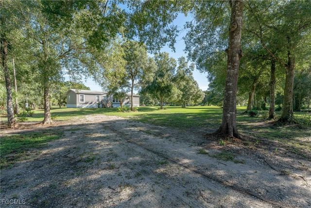 1910 Evans RD, Labelle, FL 33935