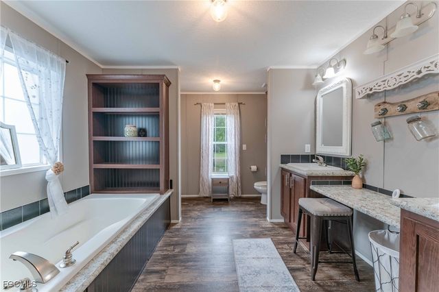 1910 Evans RD, Labelle, FL 33935