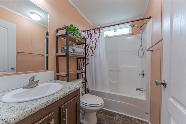 1910 Evans RD, Labelle, FL 33935