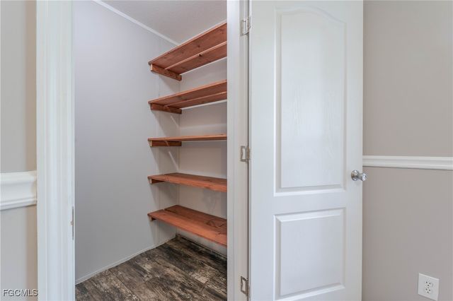 1910 Evans RD, Labelle, FL 33935