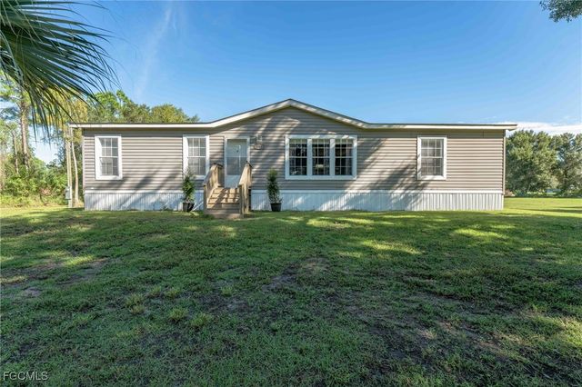 1910 Evans RD, Labelle, FL 33935