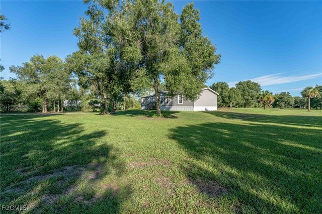 1910 Evans RD, Labelle, FL 33935