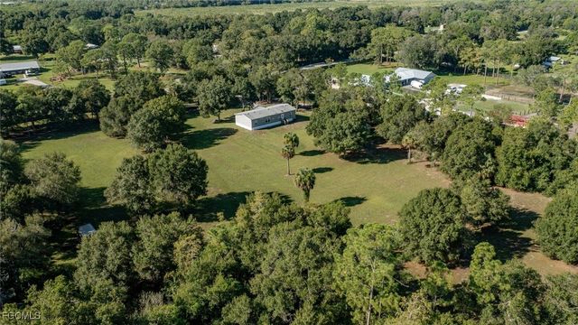 1910 Evans RD, Labelle, FL 33935