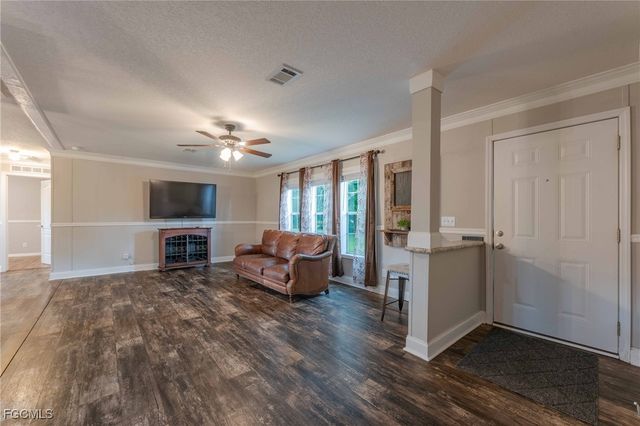 1910 Evans RD, Labelle, FL 33935