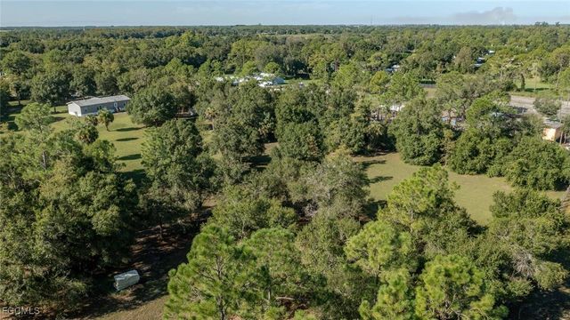 1910 Evans RD, Labelle, FL 33935