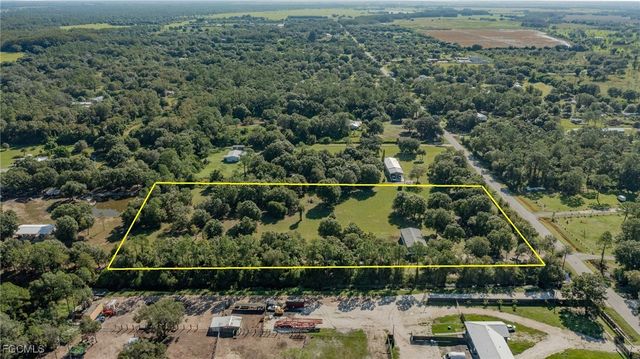 1910 Evans RD, Labelle, FL 33935