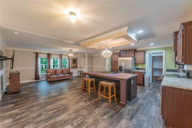 1910 Evans RD, Labelle, FL 33935