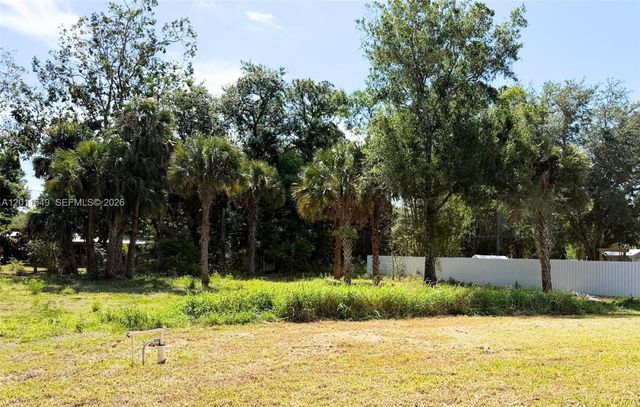 618 Sheldon Avenue, Lehigh Acres, FL 33936