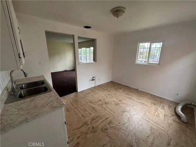 229 E 89th St, Los Angeles, CA 90003