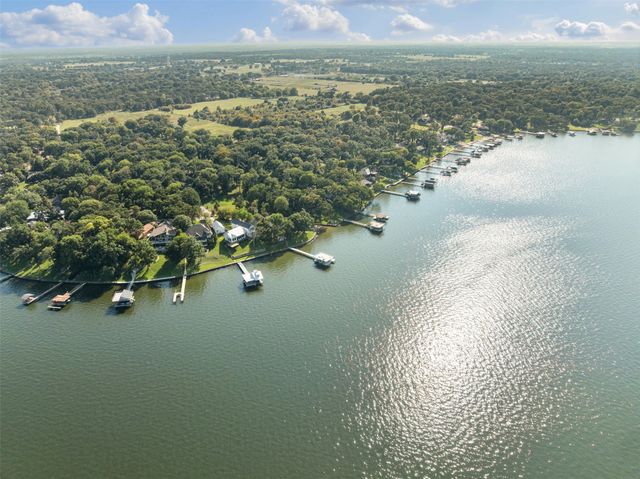 1108 Lovers Lane, Tool, TX 75143