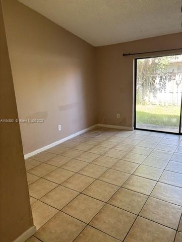 1459 Yellowthroat St, Homestead, FL 33035