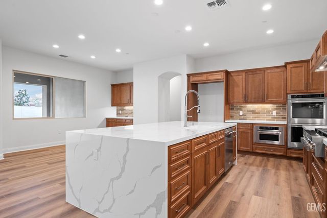 3719 Pathway Court, Bakersfield, CA 93311