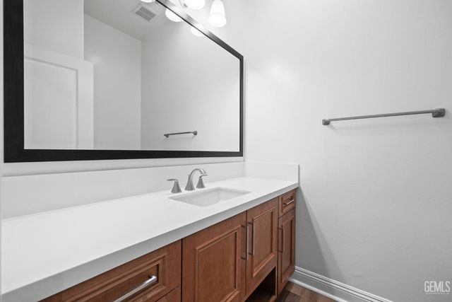 3719 Pathway Court, Bakersfield, CA 93311