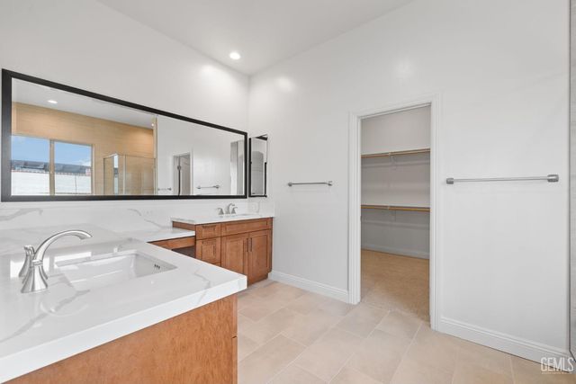 3719 Pathway Court, Bakersfield, CA 93311