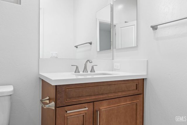 3719 Pathway Court, Bakersfield, CA 93311