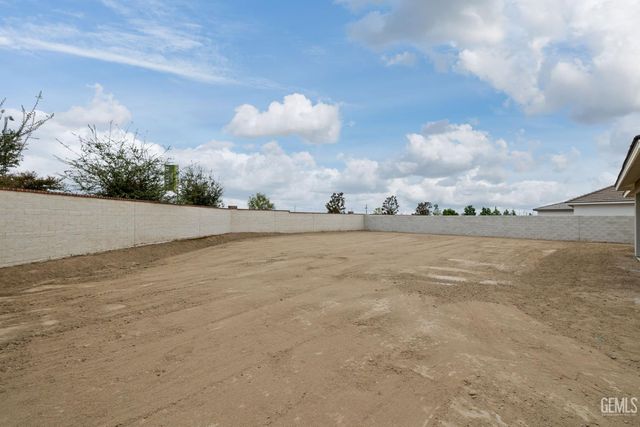 3719 Pathway Court, Bakersfield, CA 93311