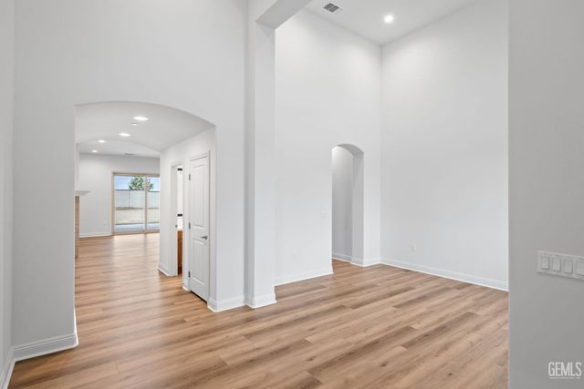 3719 Pathway Court, Bakersfield, CA 93311