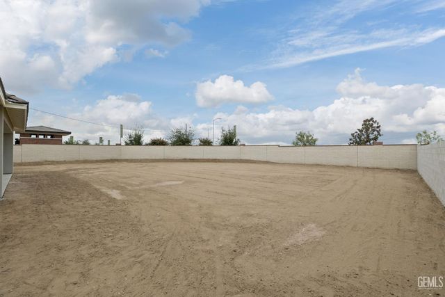 3719 Pathway Court, Bakersfield, CA 93311