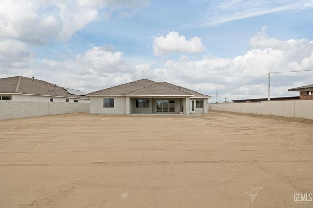 3719 Pathway Court, Bakersfield, CA 93311