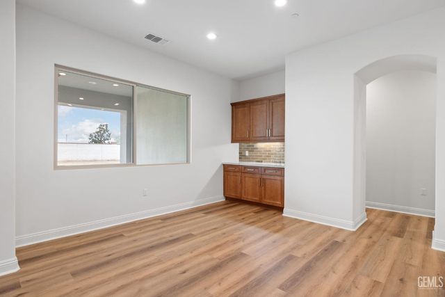 3719 Pathway Court, Bakersfield, CA 93311