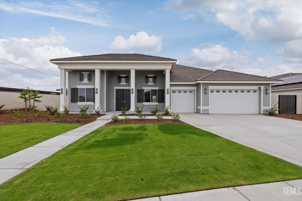 3719 Pathway Court, Bakersfield, CA 93311