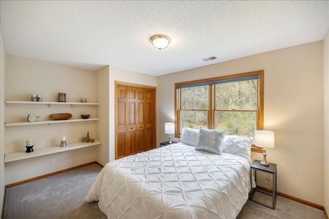 2225 75th Street E, Inver Grove Heights, MN 55077