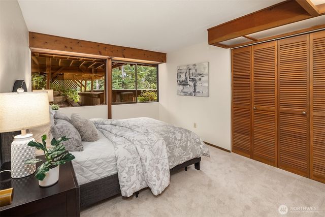 17814 NE 8th Place, Bellevue, WA 98008