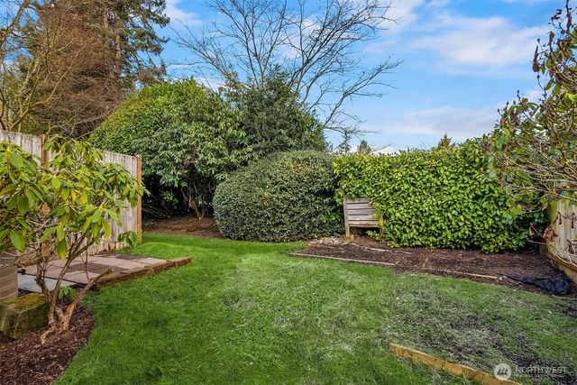 17814 NE 8th Place, Bellevue, WA 98008