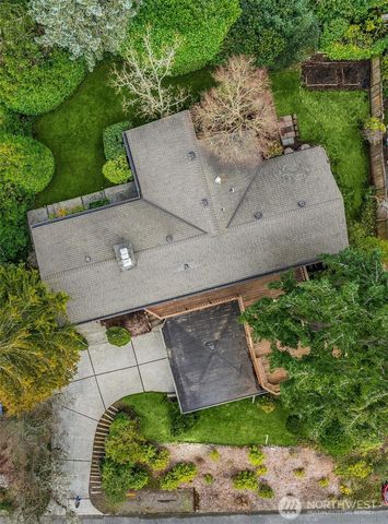 17814 NE 8th Place, Bellevue, WA 98008