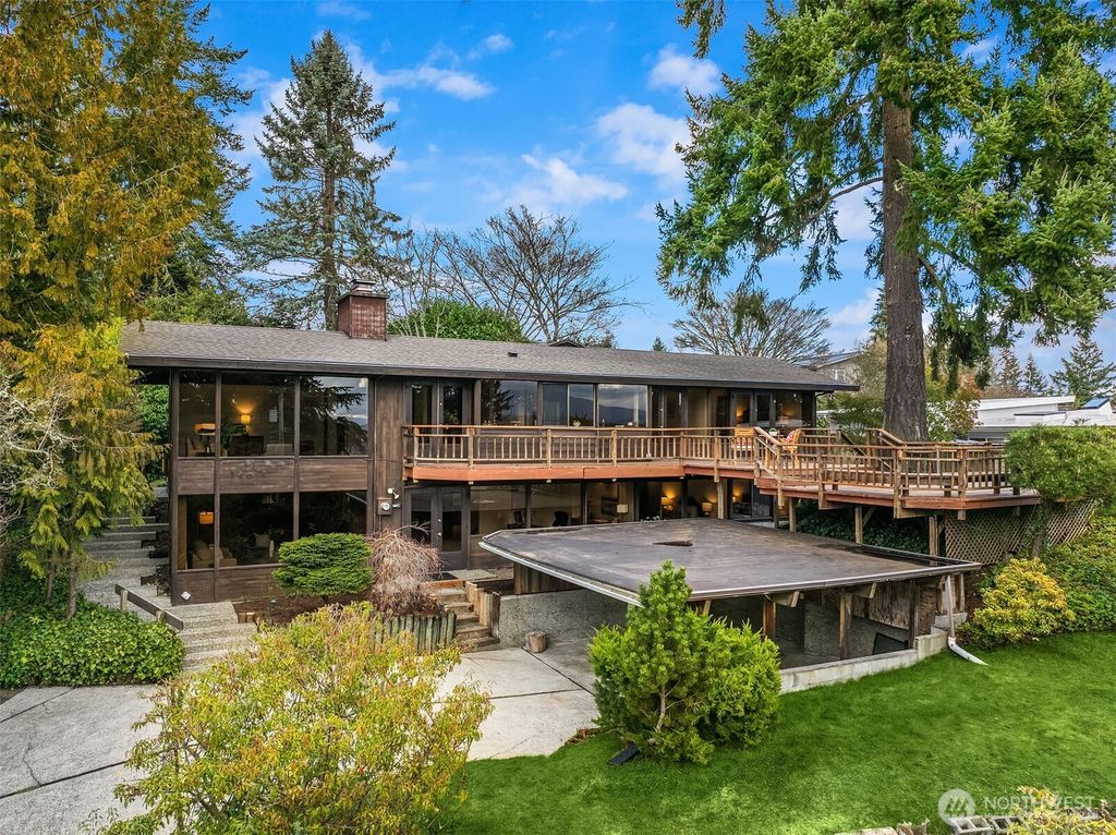 17814 NE 8th Place, Bellevue, WA 98008