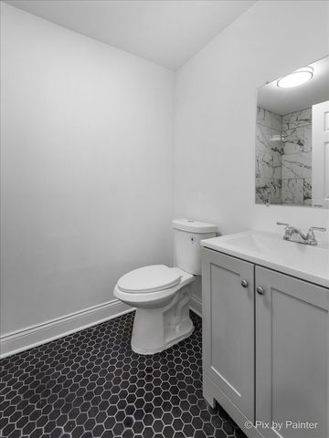 5038 W Fulton Street, Chicago, IL 60644