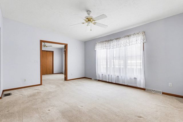700 Hillcrest Lane, Crystal Lake, IL 60014