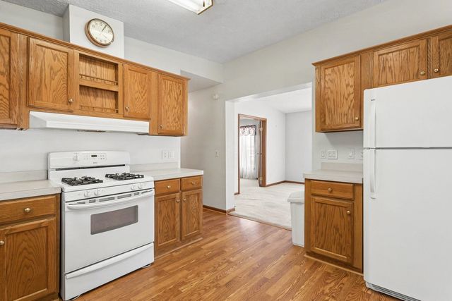 700 Hillcrest Lane, Crystal Lake, IL 60014