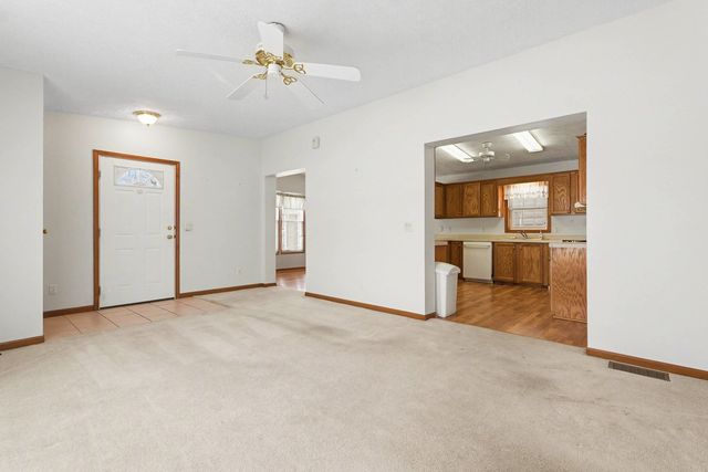 700 Hillcrest Lane, Crystal Lake, IL 60014