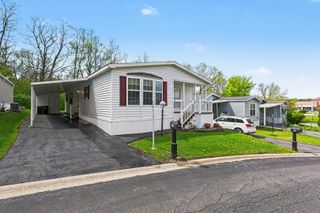 700 Hillcrest Lane, Crystal Lake, IL 60014