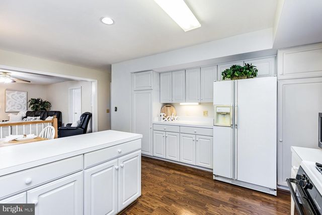8517 ELLICOTT VIEW RD, Ellicott City, MD 21043