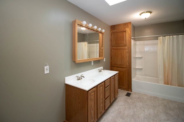 1677 E 120th Avenue North, Mulvane, KS 67110