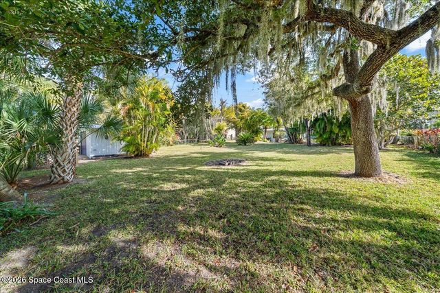 9670 Mockingbird Lane, Sebastian, FL 32976